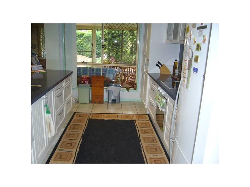 12 PIONEER AVENUE, Childers QLD 4660