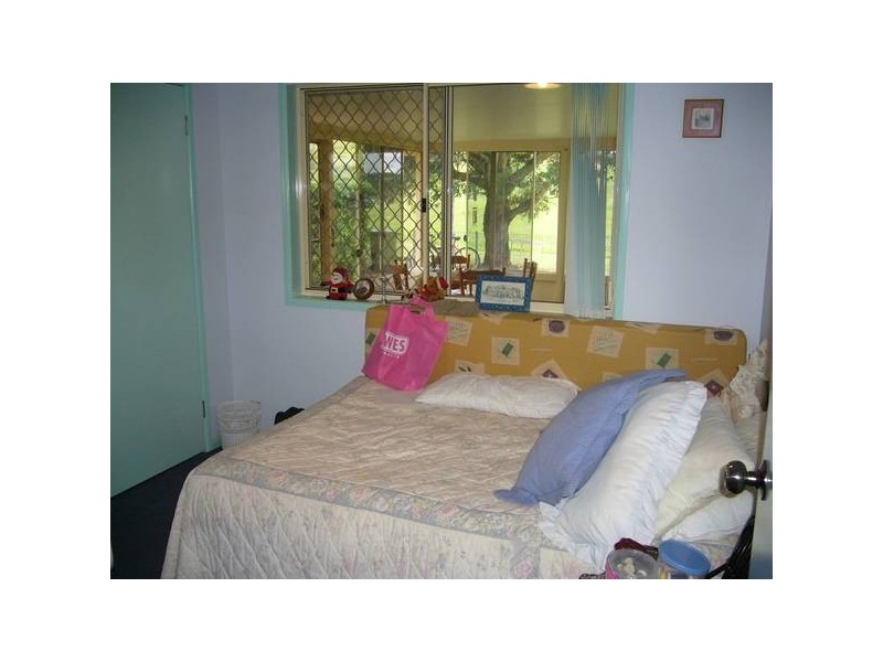 12 PIONEER AVENUE, Childers QLD 4660