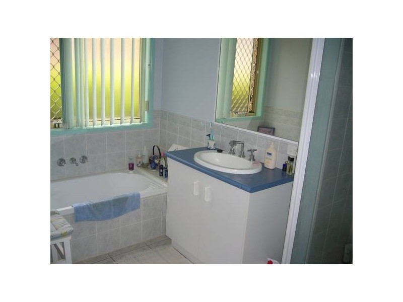 12 PIONEER AVENUE, Childers QLD 4660