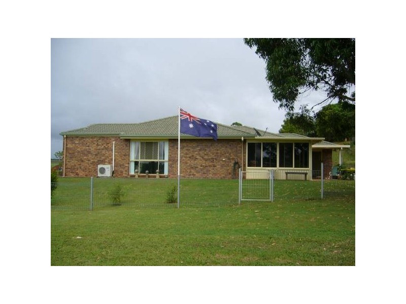 12 PIONEER AVENUE, Childers QLD 4660