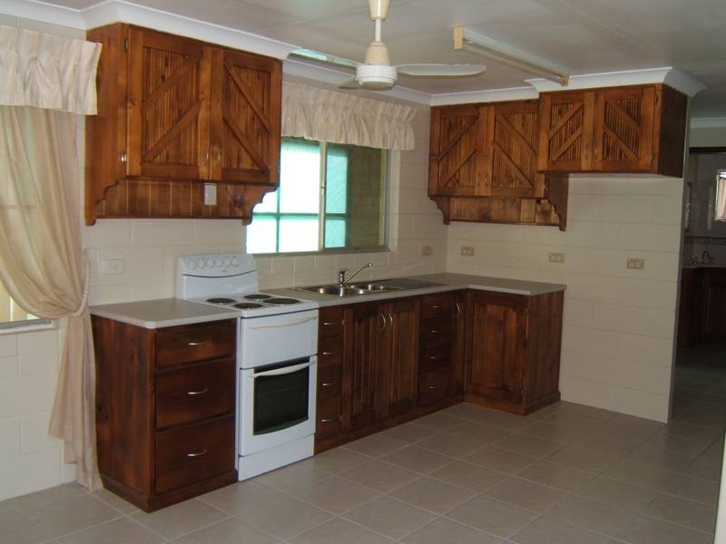 10 Charlton Street, Buxton QLD 4660