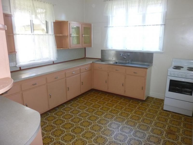 172 CHURCHILL STREET, Childers QLD 4660