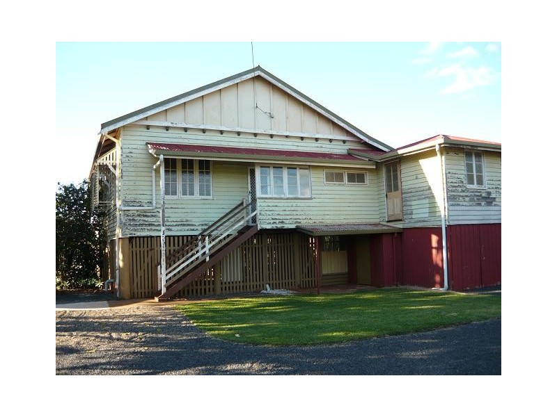 8 Oakes Street, Childers QLD 4660