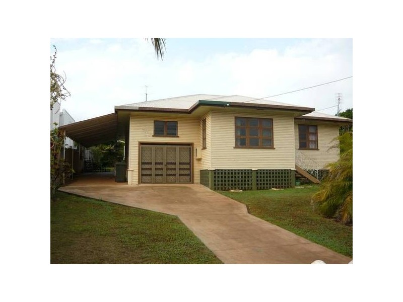 15 Macrossan Street, Childers QLD 4660