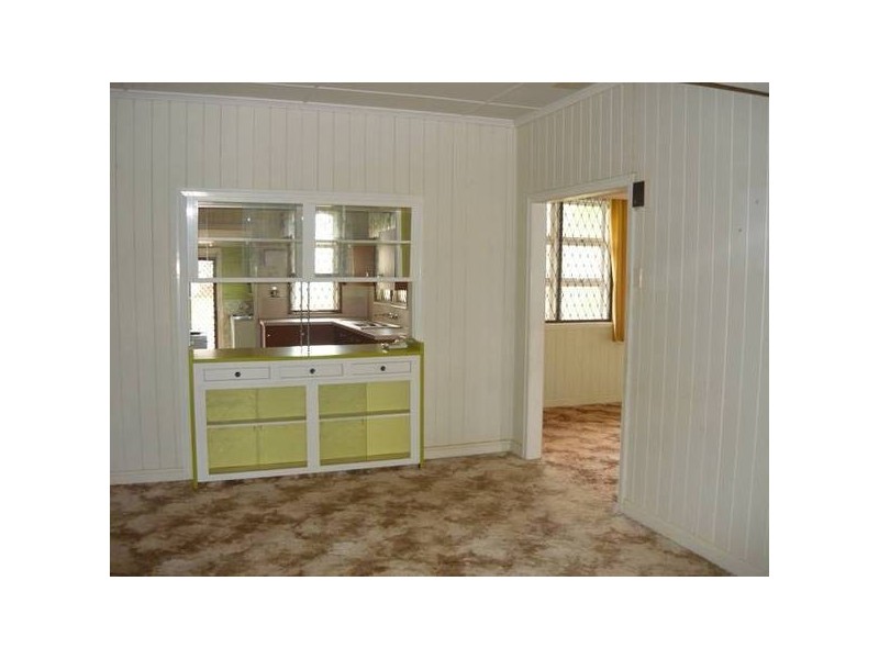 15 Macrossan Street, Childers QLD 4660