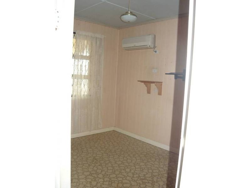 15 Macrossan Street, Childers QLD 4660