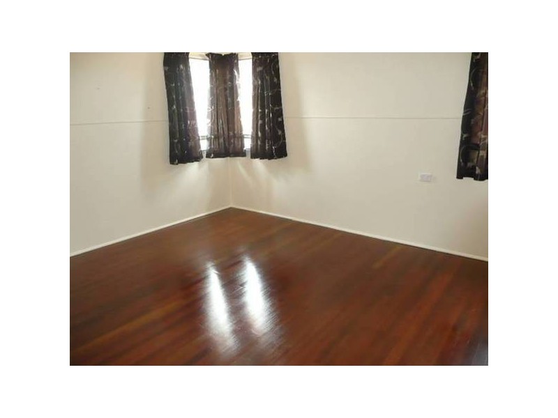 29 OAKES STREET, Childers QLD 4660