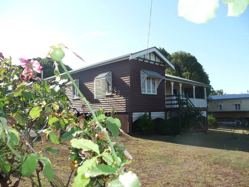 8 Queen Street, Childers QLD 4660