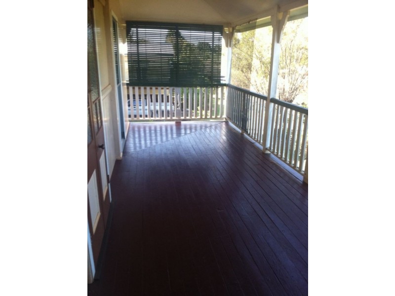 8 Queen Street, Childers QLD 4660