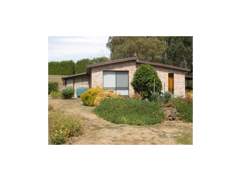 11 West Pine Road, Penguin TAS 7316