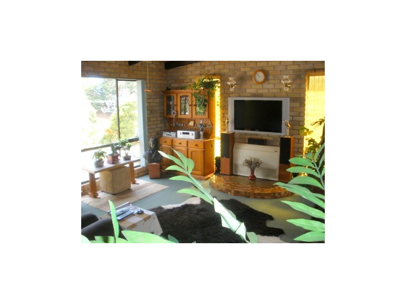 11 West Pine Road, Penguin TAS 7316