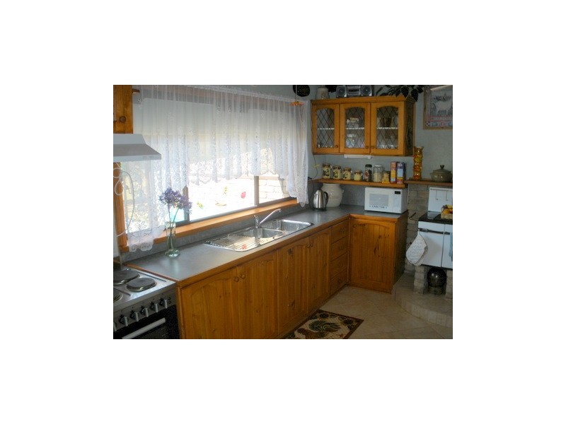 11 West Pine Road, Penguin TAS 7316