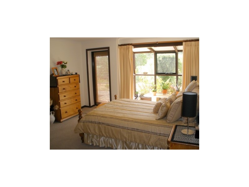 11 West Pine Road, Penguin TAS 7316