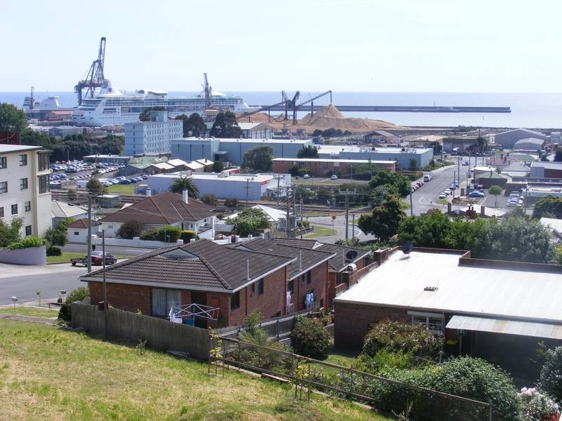 19-21 Edward Street, South Burnie TAS 7320