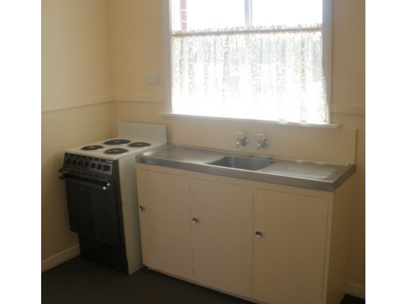 33 Woodward Avenue, Burnie TAS 7320