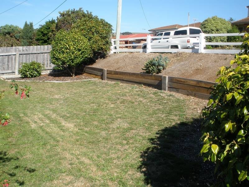 8 Stitz Street, Cooee TAS 7320