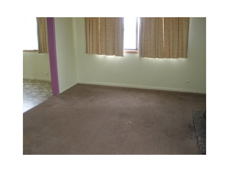 8 Pineleigh Street, Penguin TAS 7316