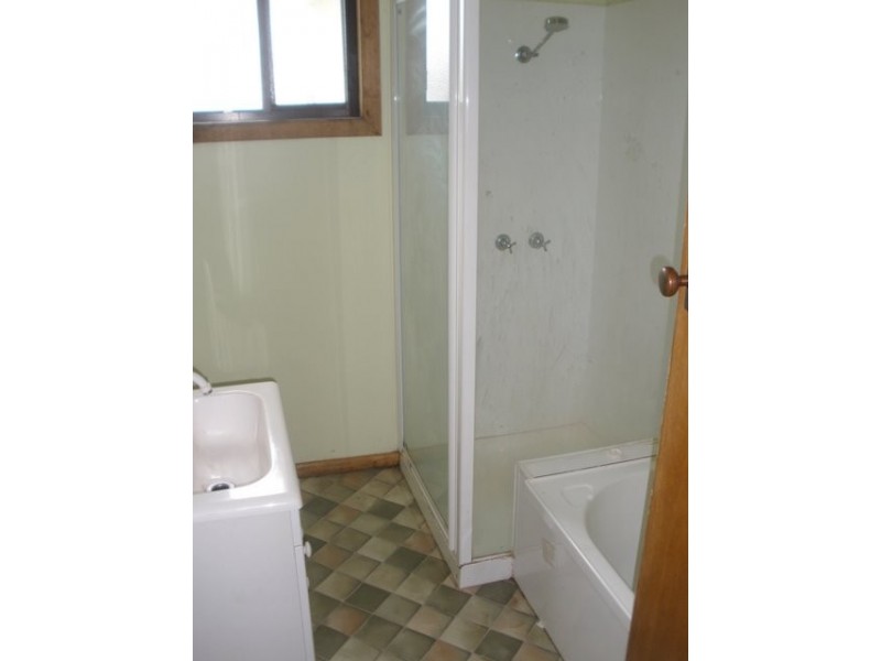 8 Pineleigh Street, Penguin TAS 7316