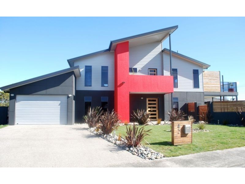 42 Walker Street, Wynyard TAS 7325