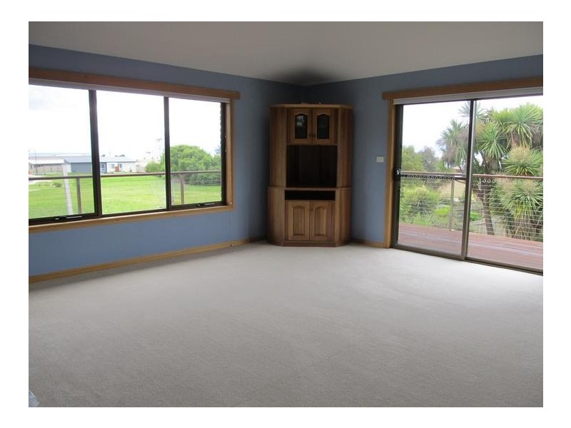 18 Seabreeze Ave, Sulphur Creek TAS 7316