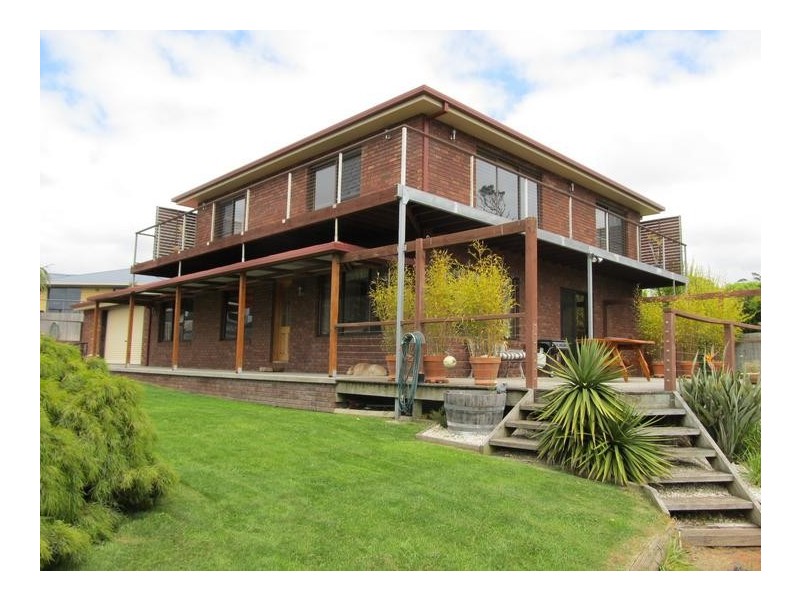 18 Seabreeze Ave, Sulphur Creek TAS 7316