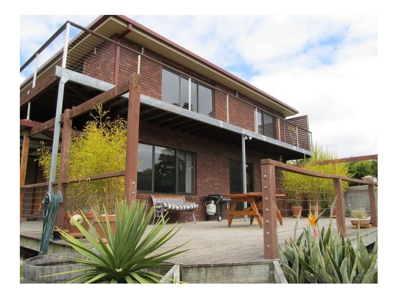 18 Seabreeze Ave, Sulphur Creek TAS 7316