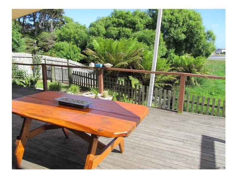 18 Seabreeze Ave, Sulphur Creek TAS 7316