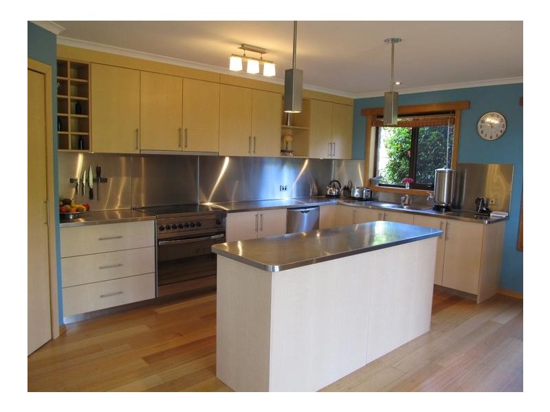 18 Seabreeze Ave, Sulphur Creek TAS 7316