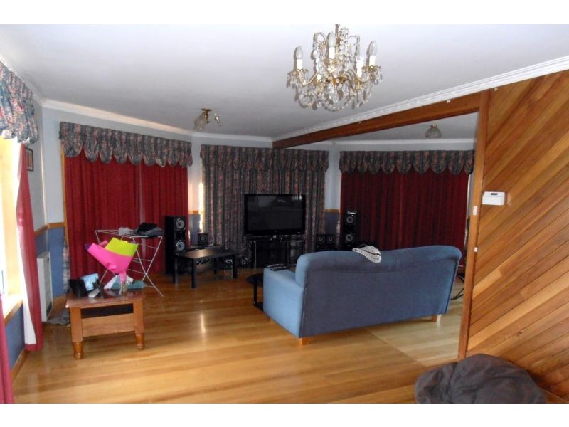 9 Holmes Place, Park Grove TAS 7320