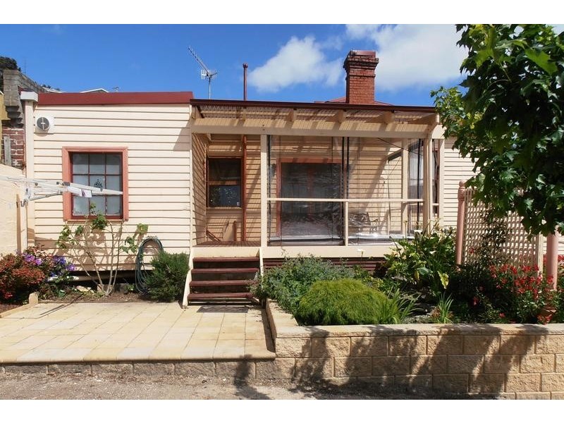 4 Charles Street, Burnie TAS 7320