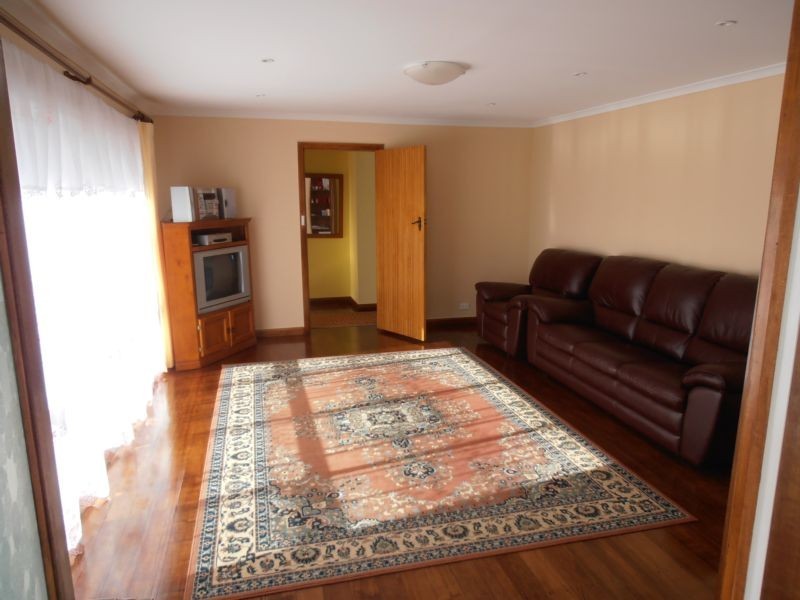 10 Nairana Ave, Shorewell Park TAS 7320