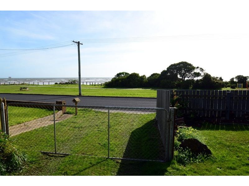14 Esplanade, Somerset TAS 7322