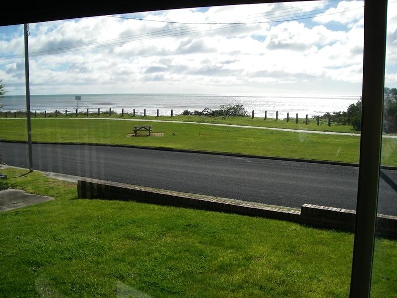 14 Esplanade, Somerset TAS 7322
