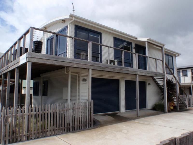 2/12 Esplanade, Somerset TAS 7322