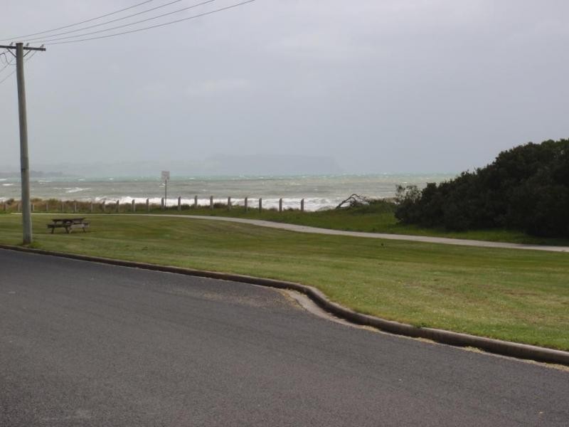 2/12 Esplanade, Somerset TAS 7322