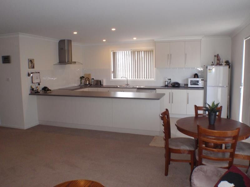 3/7 Athol Street, Somerset TAS 7322