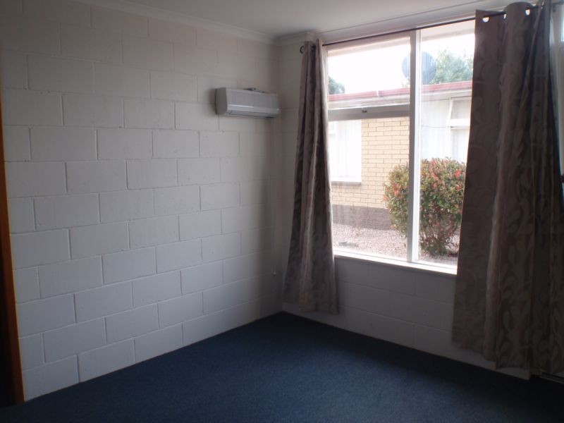 2/22 Deacon St, Upper Burnie TAS 7320