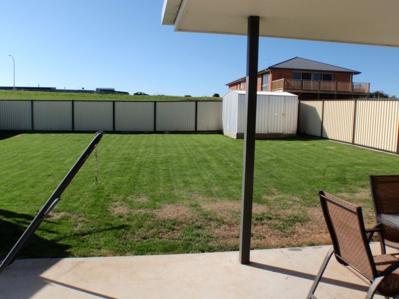 21 Hales St, Penguin TAS 7316