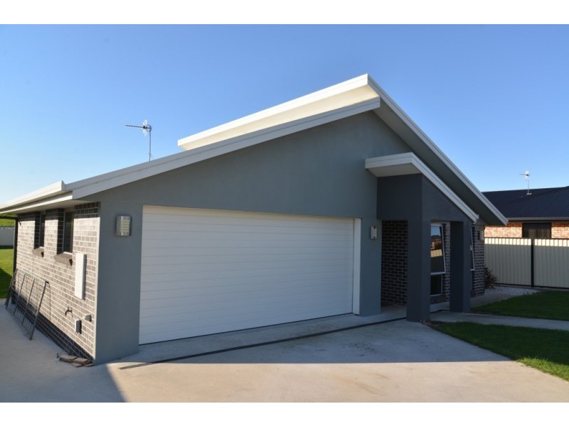 21 Hales St, Penguin TAS 7316