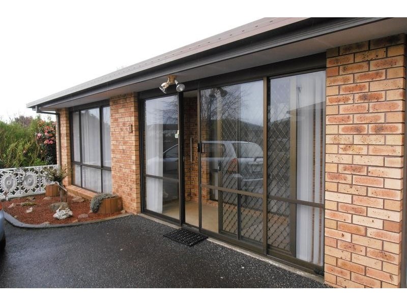 4/11 Simpson St, Somerset TAS 7322