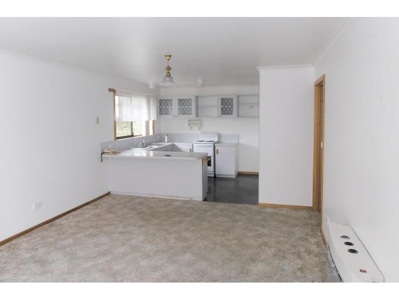 4/11 Simpson St, Somerset TAS 7322