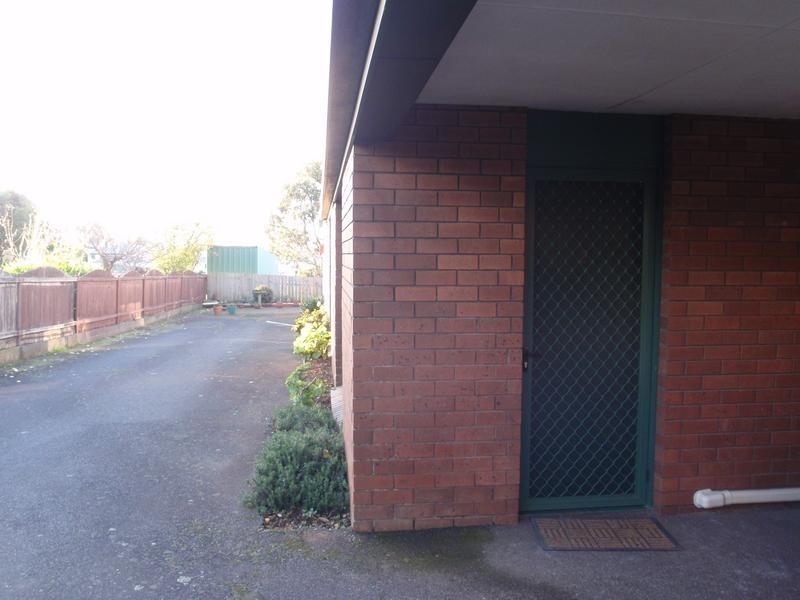 2/19 Abbott St, Upper Burnie TAS 7320
