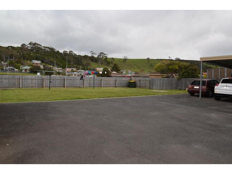 1/235 Bass Highway, Cooee TAS 7320