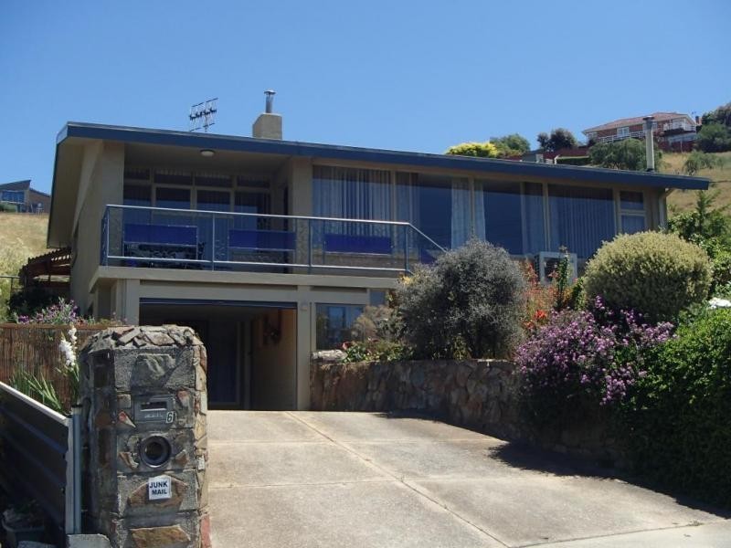 6 Young Street, South Burnie TAS 7320