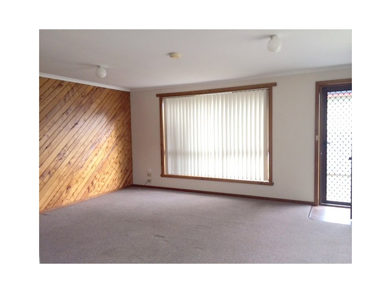 2/16 Collins Street,, Brooklyn TAS 7320
