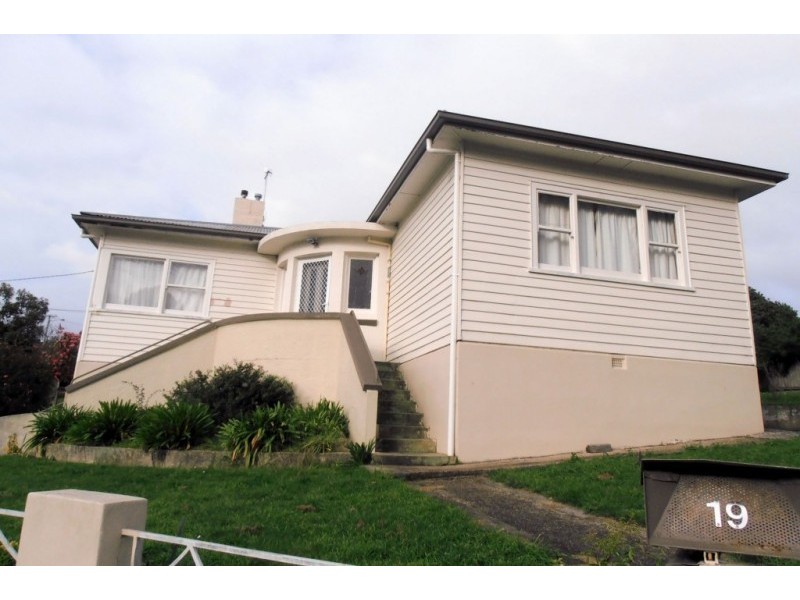 19 The Boulevard, Hillcrest TAS 7320