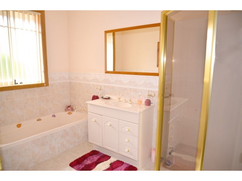 11 Uplands Place, Park Grove TAS 7320