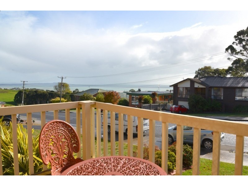 11 Uplands Place, Park Grove TAS 7320