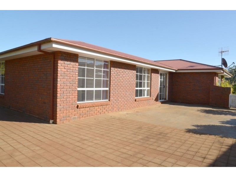 12 Heather Street, Park Grove TAS 7320