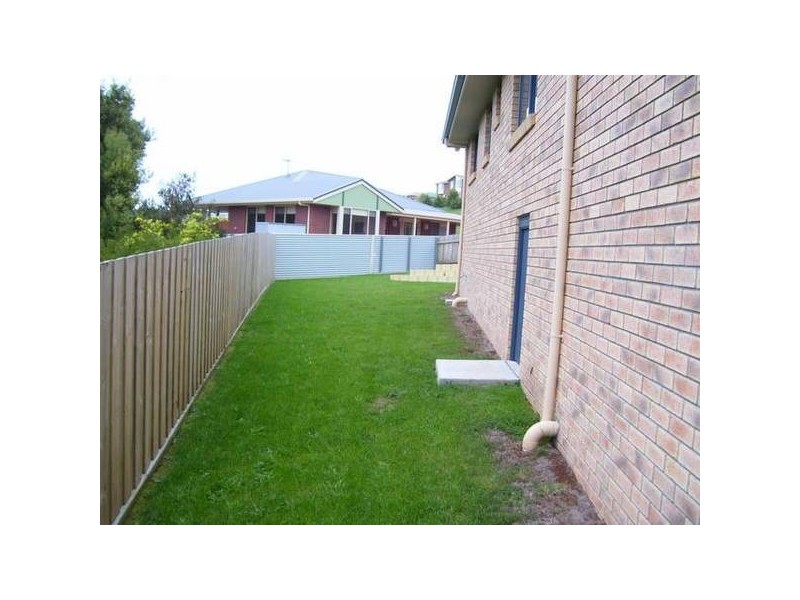 2/9 Sebastian Court, Burnie TAS 7320